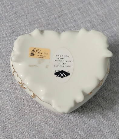 Vintage Westland Music Box/Jewelry Box